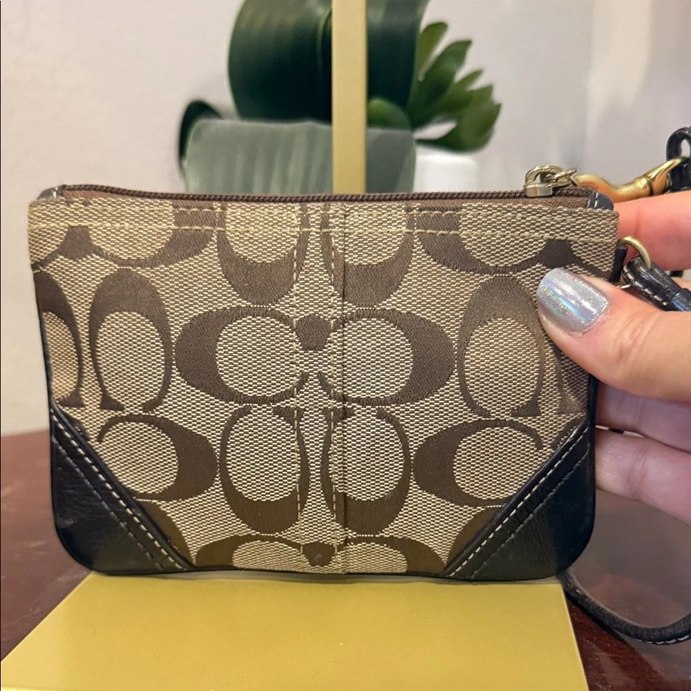 Coach Tan and Brown Signature Wristlet wallet coin purse organizer gold leather - Picture 4 of 8